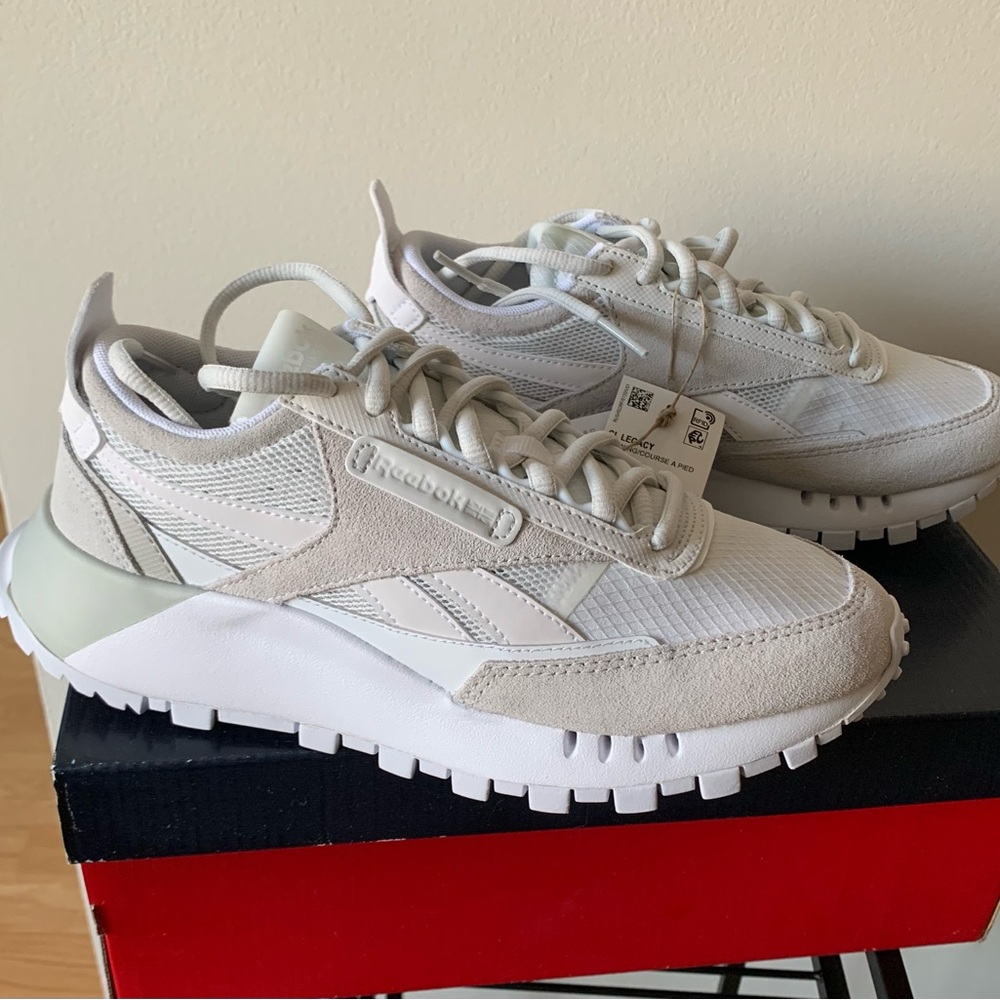 Reebok CL Legacy Sneakers, size M5/W6.5